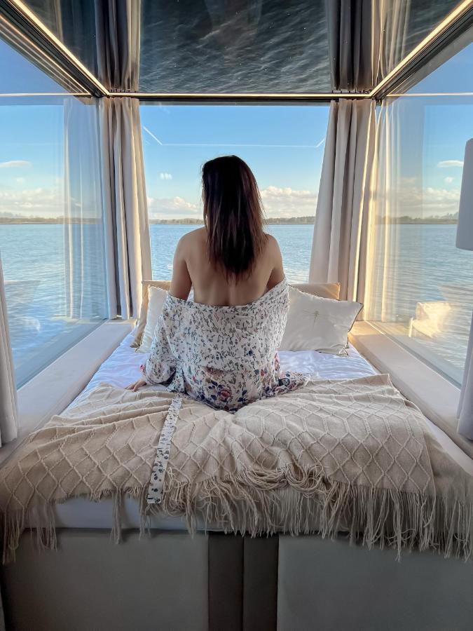 Grand Ht Houseboats - Domki Na Wodzie - Sauna, Jacuzzi, Kominek ミエルノ エクステリア 写真