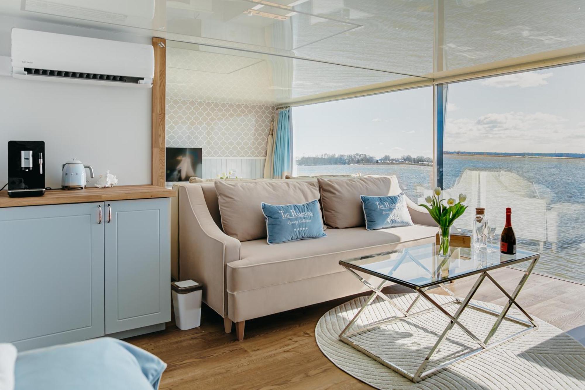 Grand Ht Houseboats - Domki Na Wodzie - Sauna, Jacuzzi, Kominek ミエルノ 部屋 写真