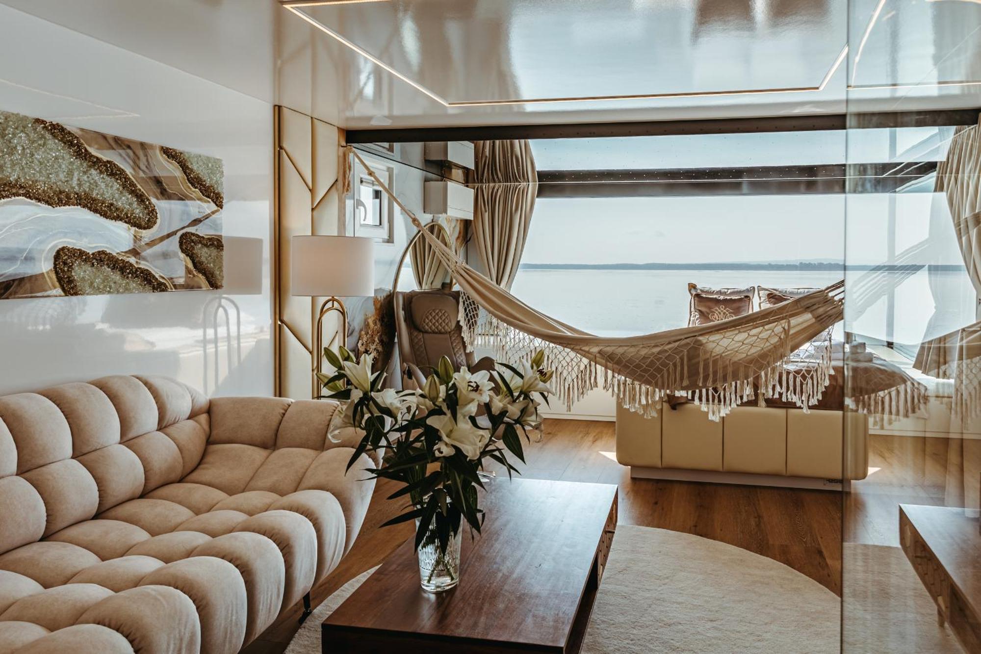 Grand Ht Houseboats - Domki Na Wodzie - Sauna, Jacuzzi, Kominek ミエルノ 部屋 写真