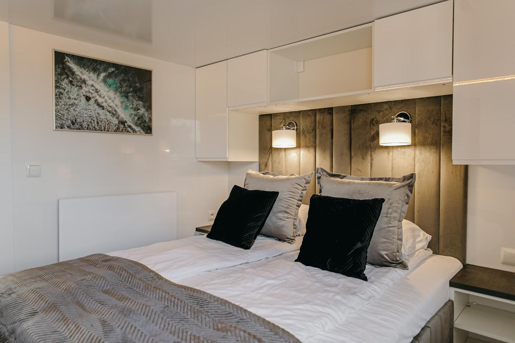 Grand Ht Houseboats - Domki Na Wodzie - Sauna, Jacuzzi, Kominek ミエルノ 部屋 写真