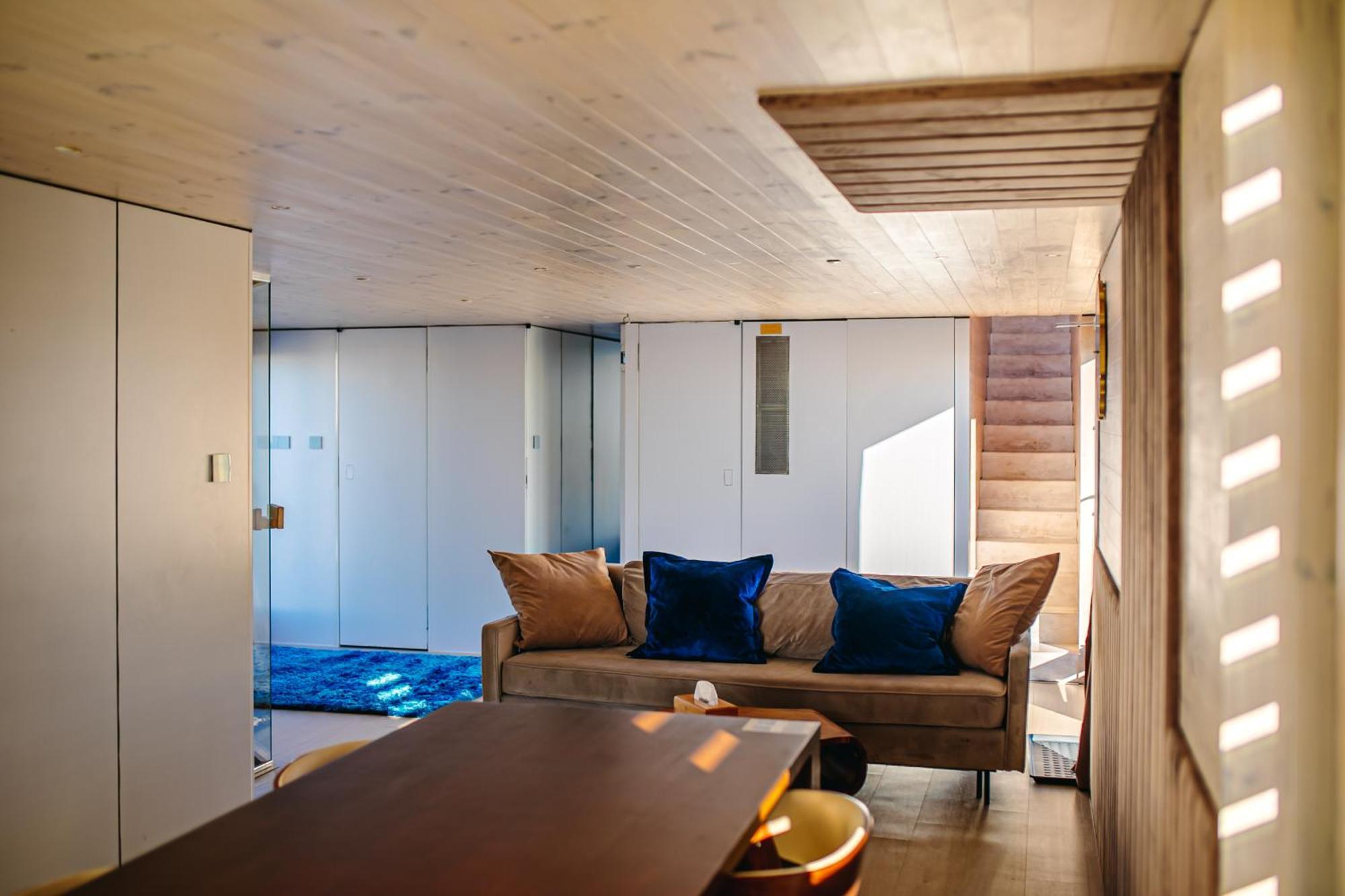 Grand Ht Houseboats - Domki Na Wodzie - Sauna, Jacuzzi, Kominek ミエルノ 部屋 写真